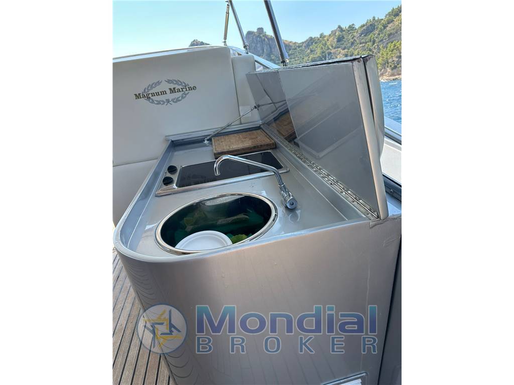 Magnum marine 53