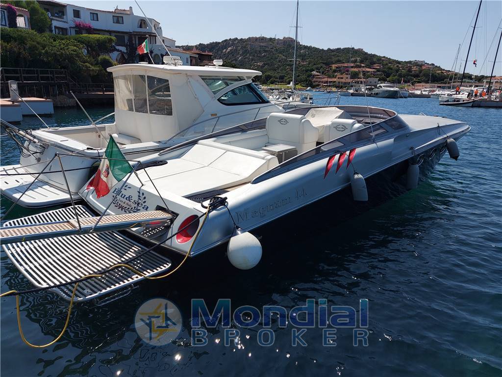 Magnum marine 44