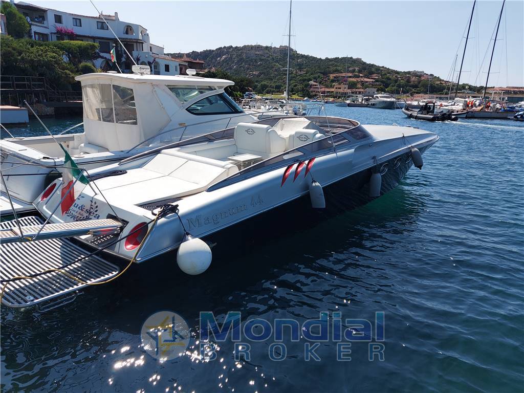 Magnum marine 44