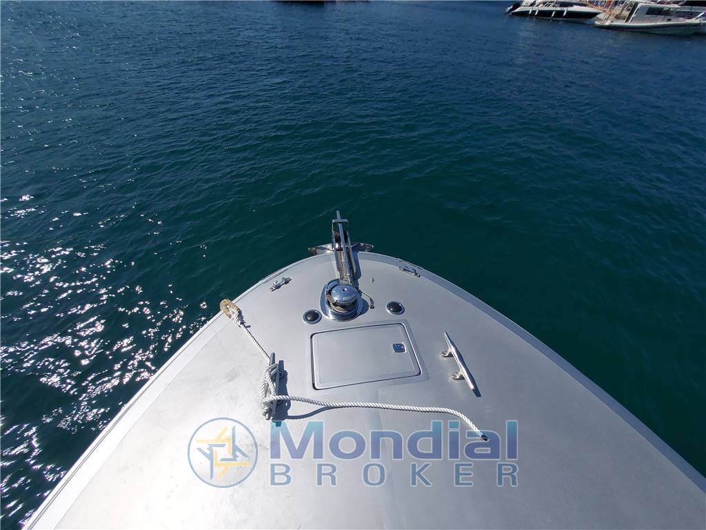 Magnum marine 44