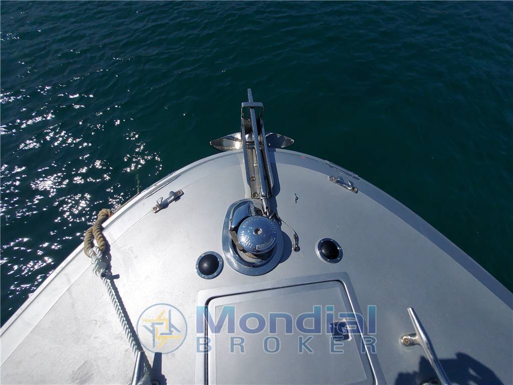 Magnum marine 44