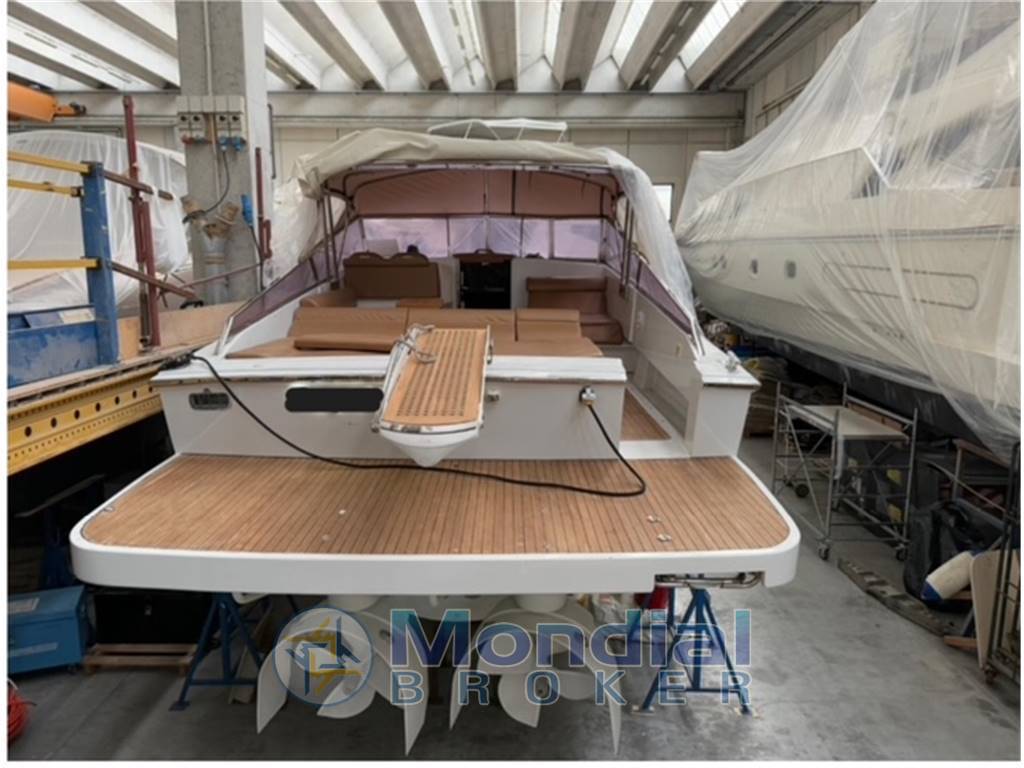 Magnum marine 38