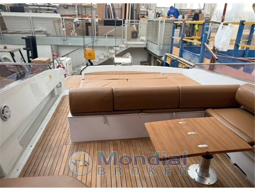 Magnum marine 38