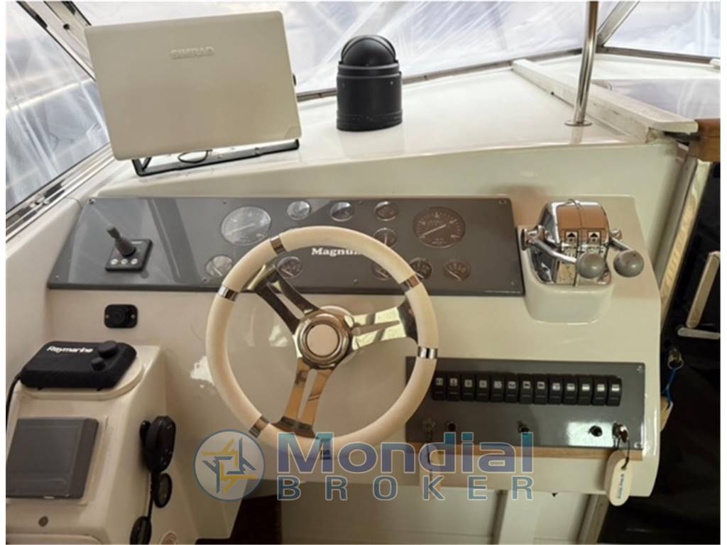 Magnum marine 38
