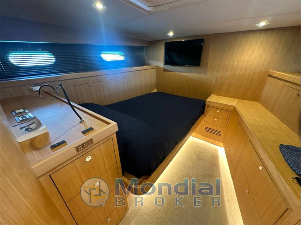 Magnum marine 63