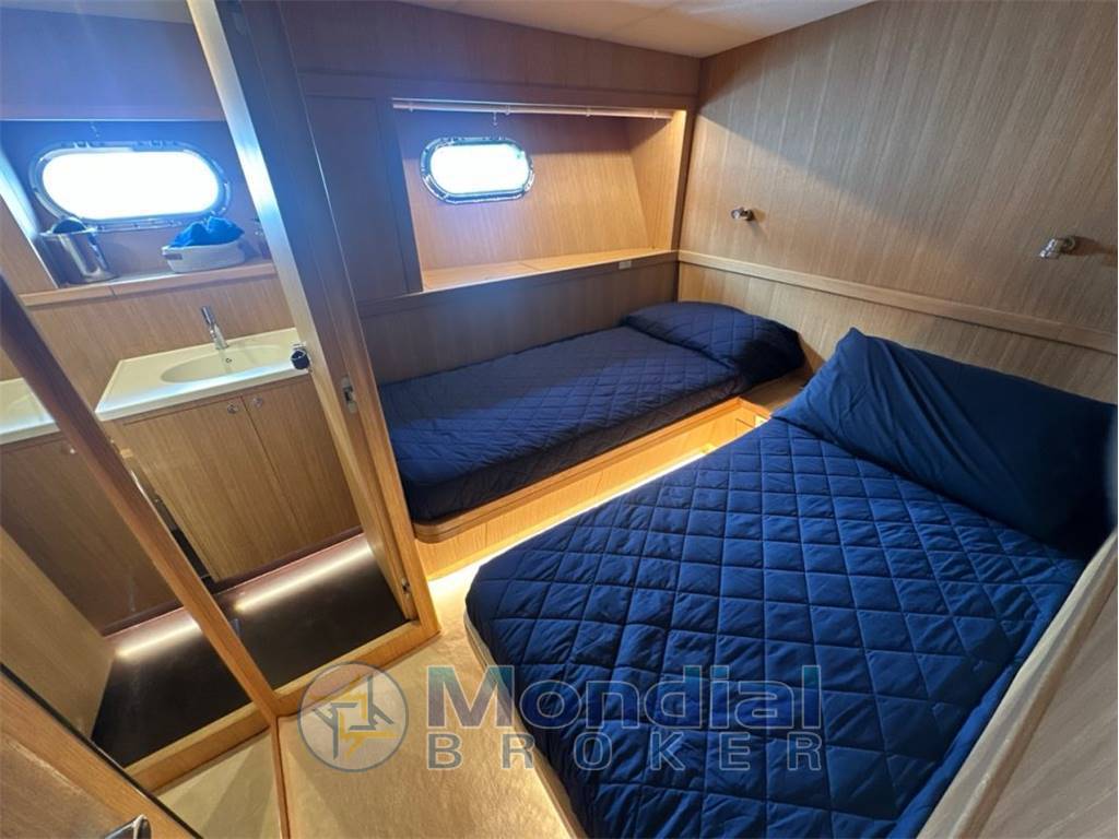 Magnum marine 63