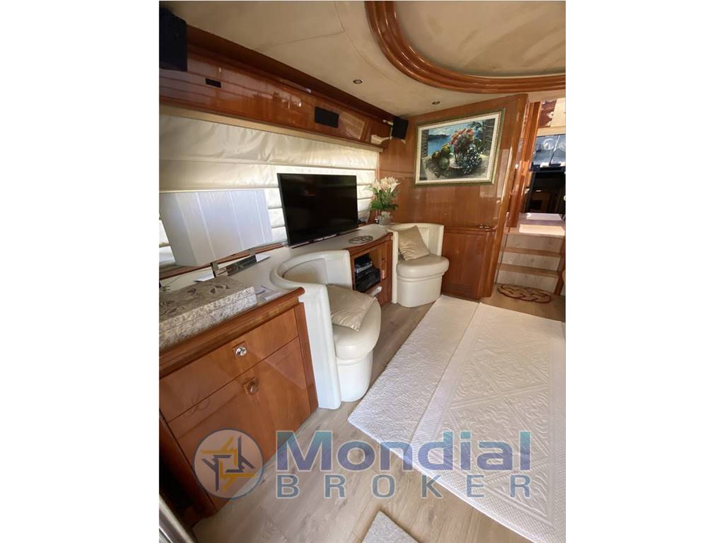 Ferretti 680 fly