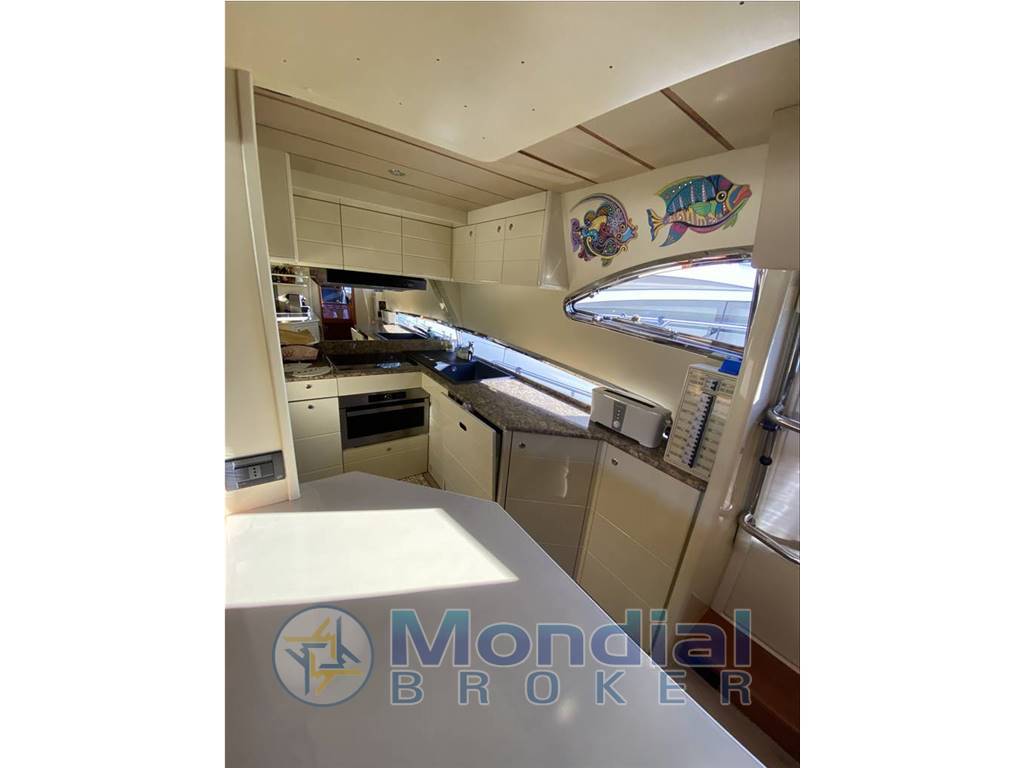 Ferretti 680 fly