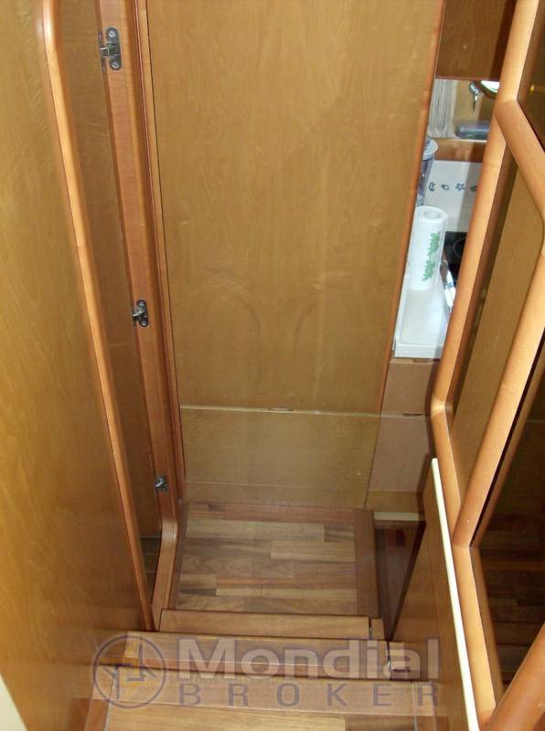 Ferretti 175
