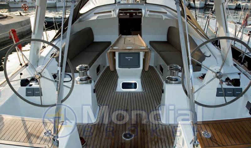 Wauquiez 55 pilot saloon