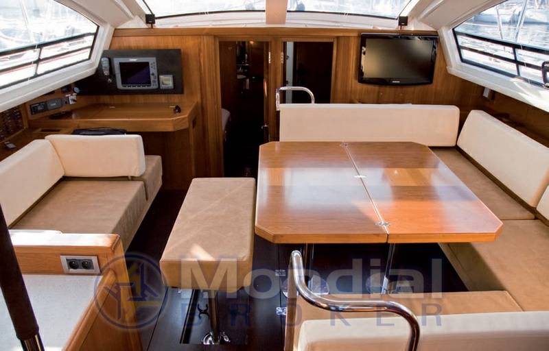 Wauquiez 55 pilot saloon