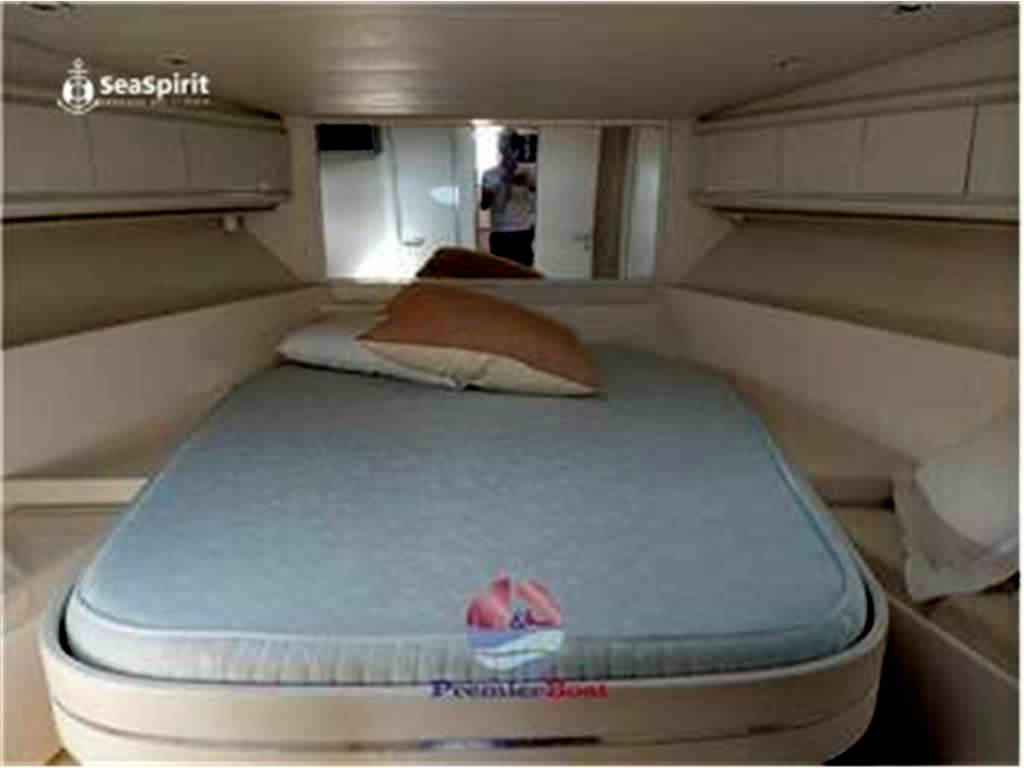 Pershing 40