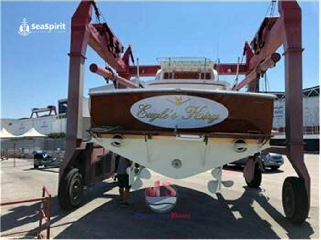 Bertram 31 fly