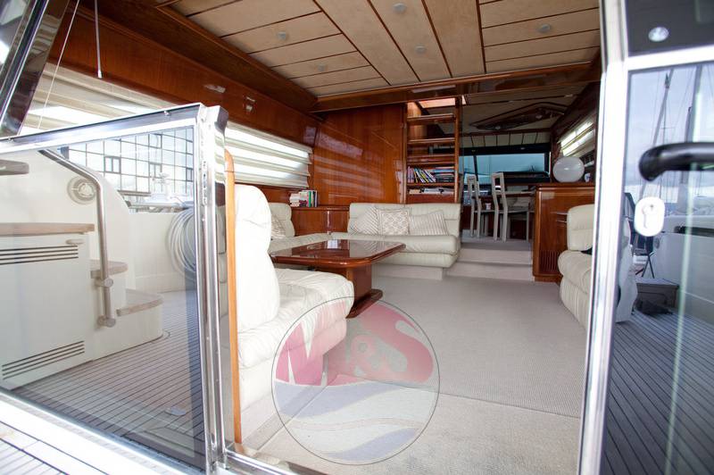 Ferretti 70 fly