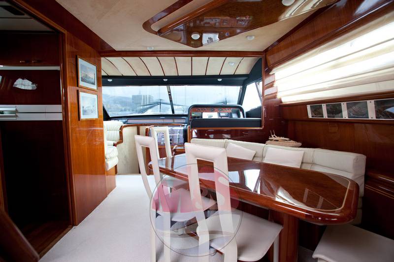 Ferretti 70 fly
