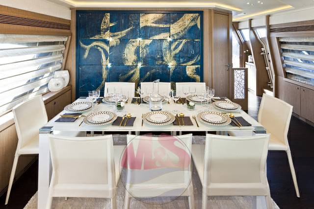Ferretti 731 fly