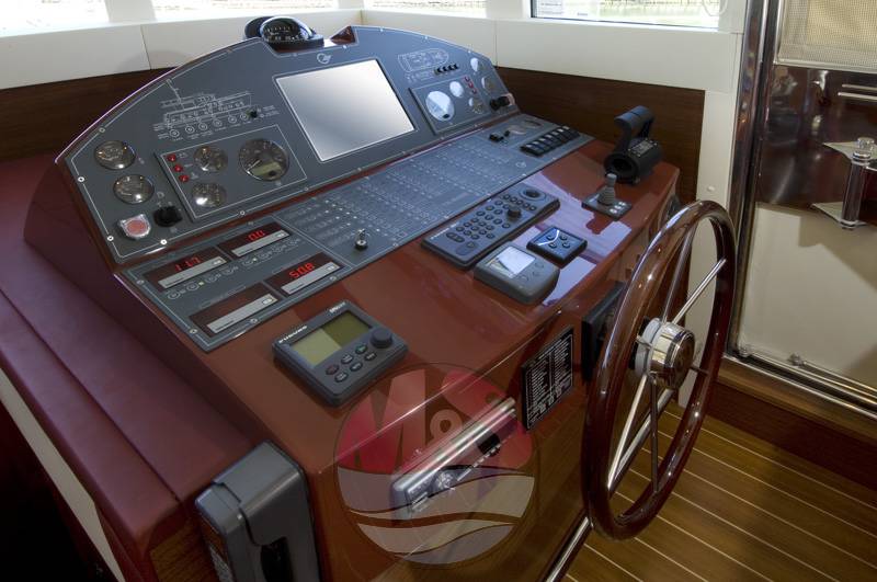 Cantieri estensi Maine 530 fly