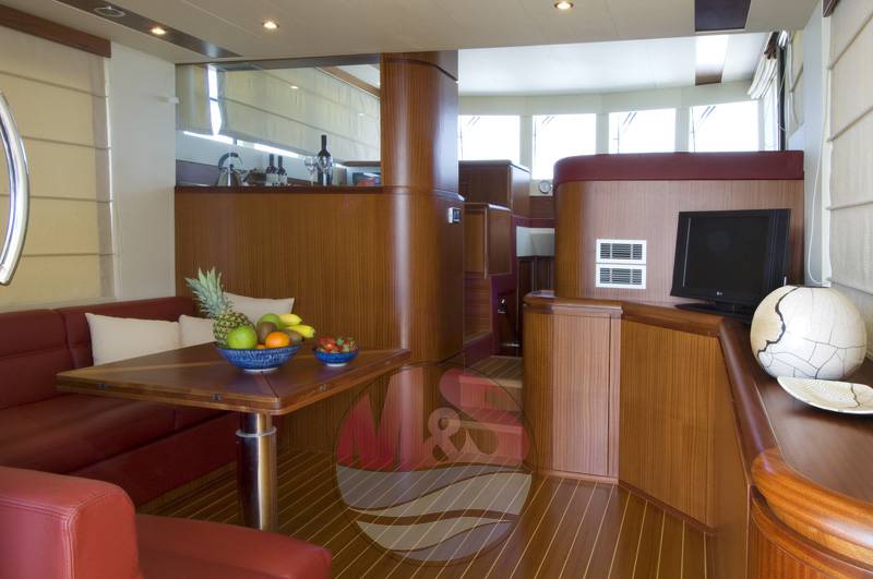 Cantieri estensi Maine 530 fly