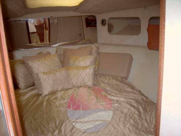 Bertram trojan 340 mid cabin express