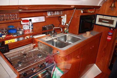 Beneteau Oceanis 37