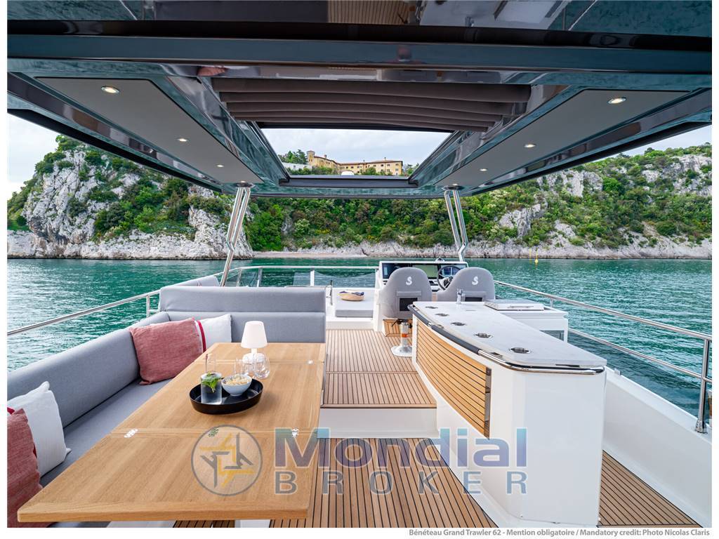 Beneteau Grand trawler 62