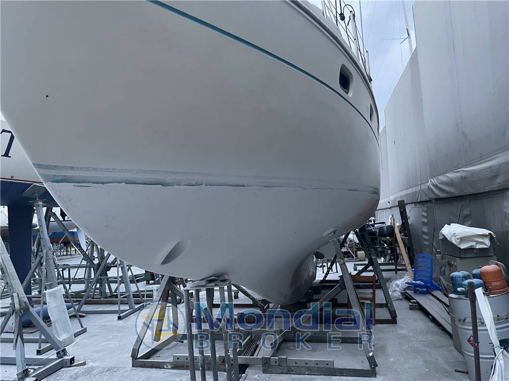 Ferretti Altura 42