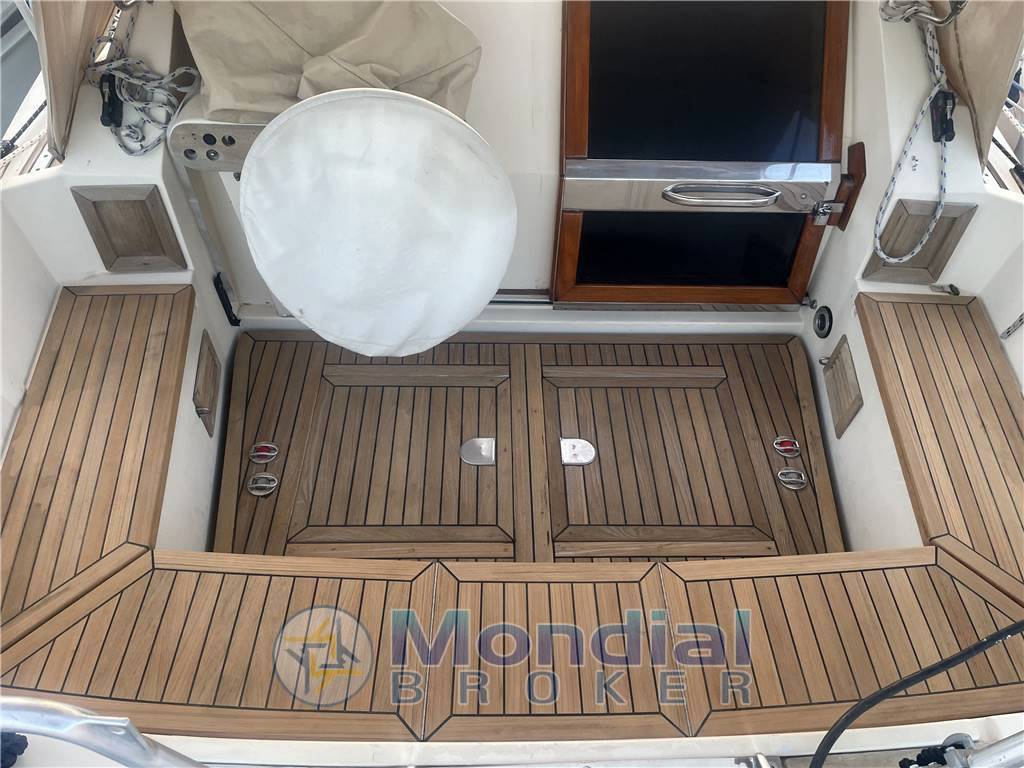 Ferretti Altura 42