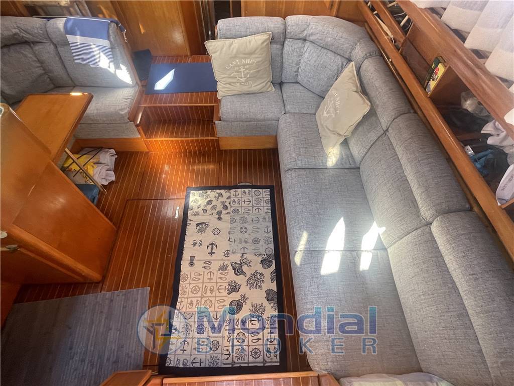 Ferretti Altura 42