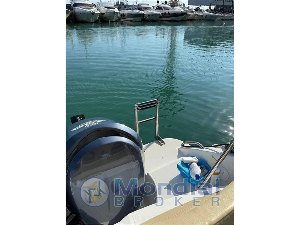 Beneteau Flyer 850