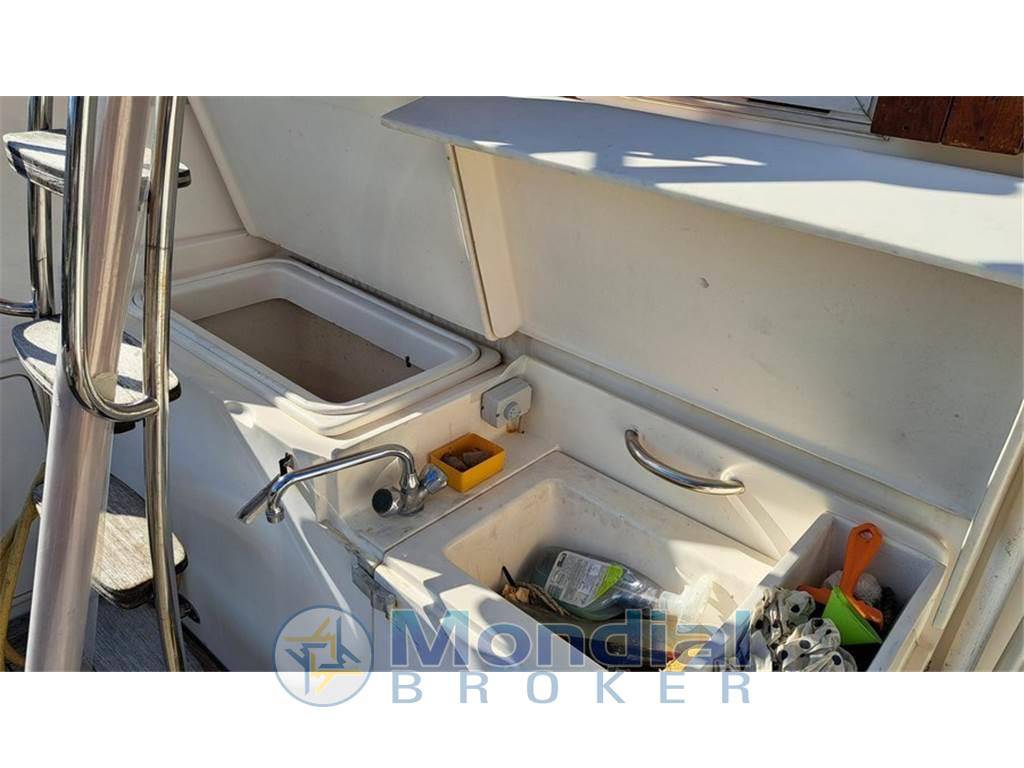 Riviera 36 hard top