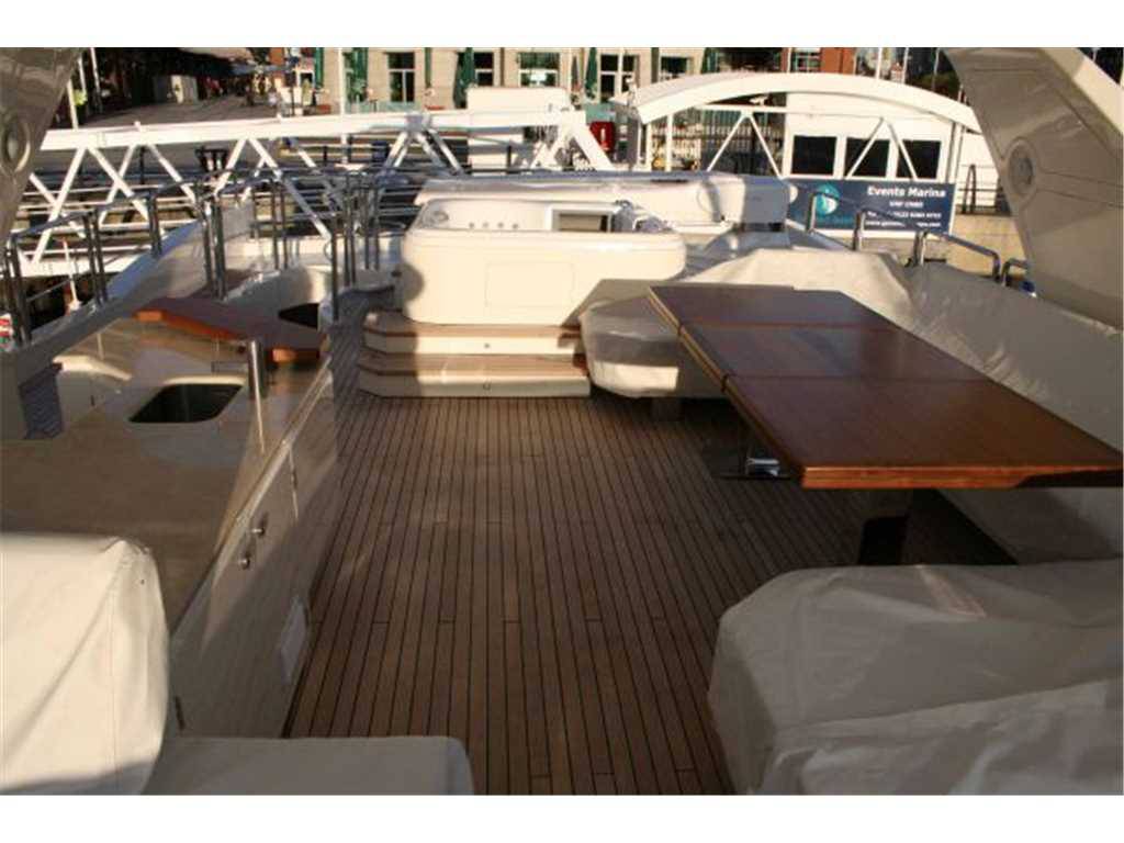 Azimut 85 85