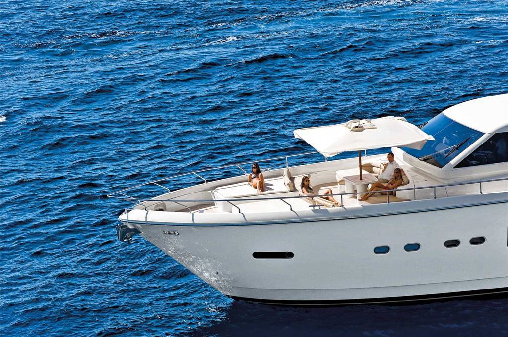 Ferretti Altura