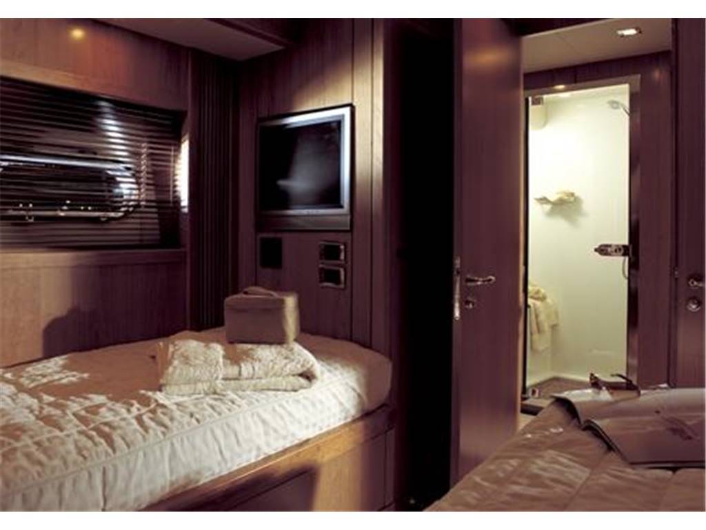 Sunseeker Predator 108