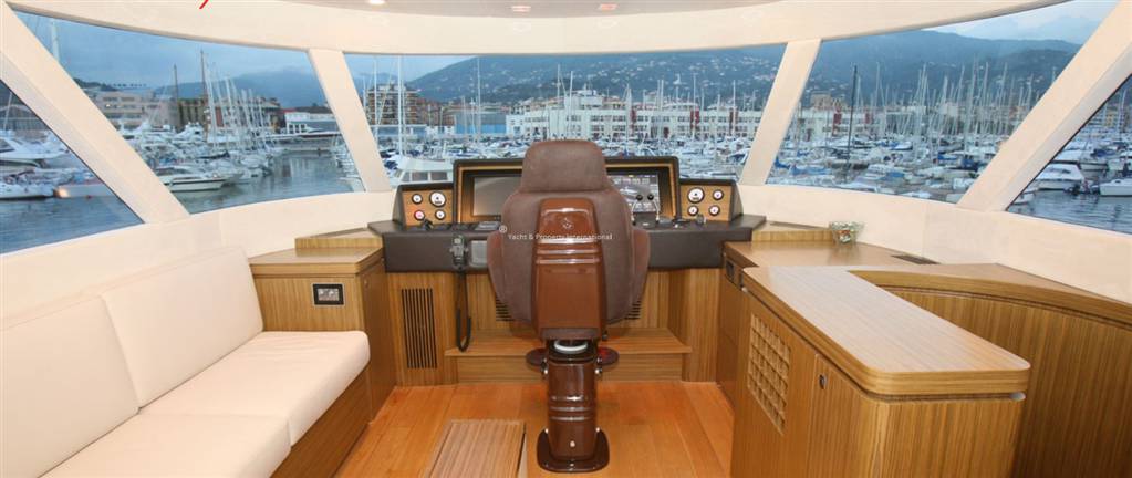 Apreamare style Cantieri navali liguria 72