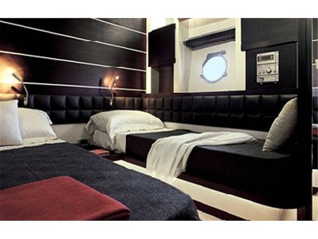 Azimut 86s