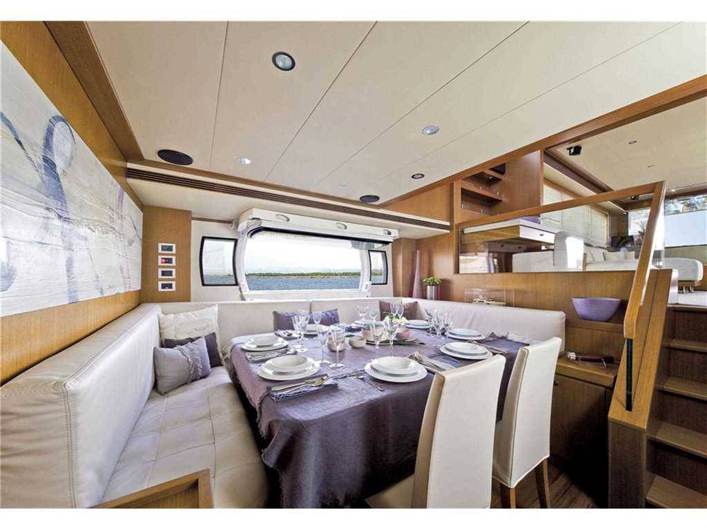 Ferretti Altura