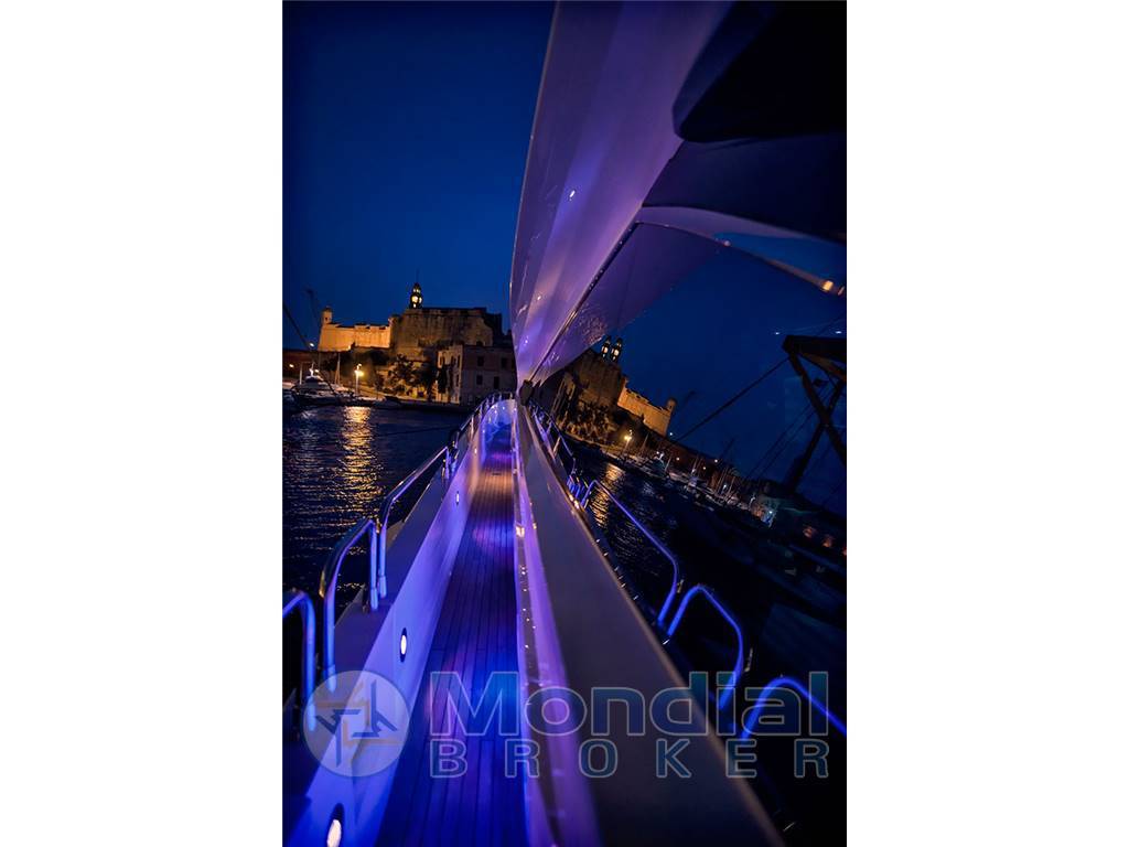 Sunseeker Predator 108