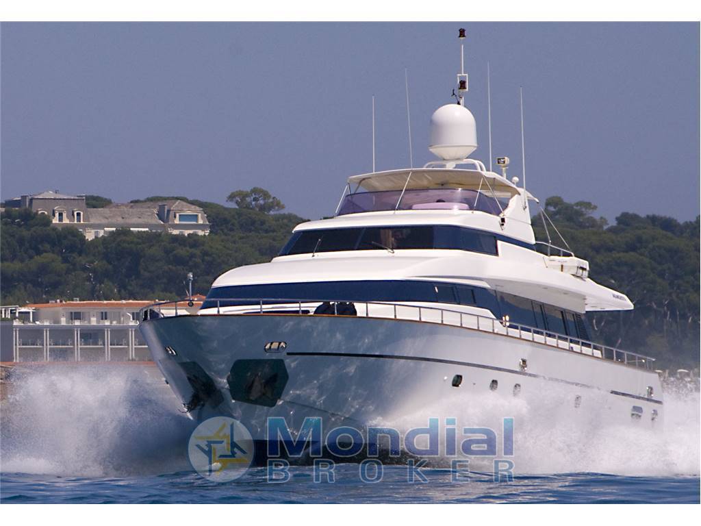 Mangusta 88 sl raised pilot house