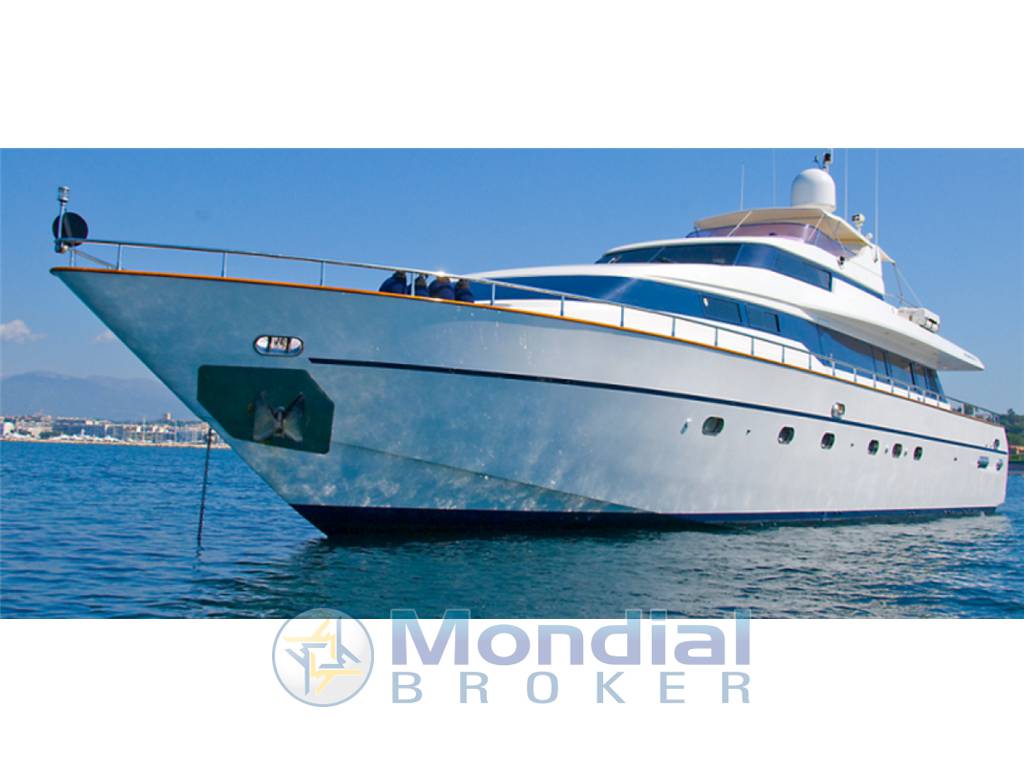 Mangusta 88 sl raised pilot house