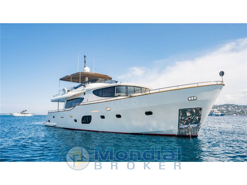 Explorer Trawler 67'-70'