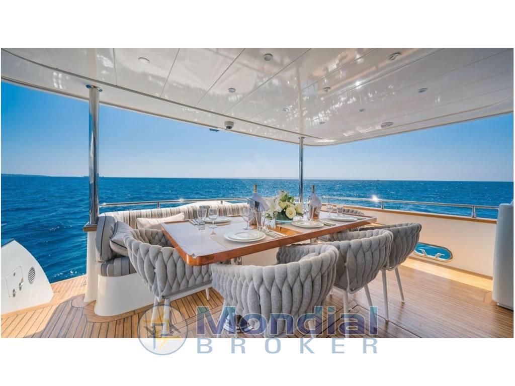 Explorer Trawler 67'-70'