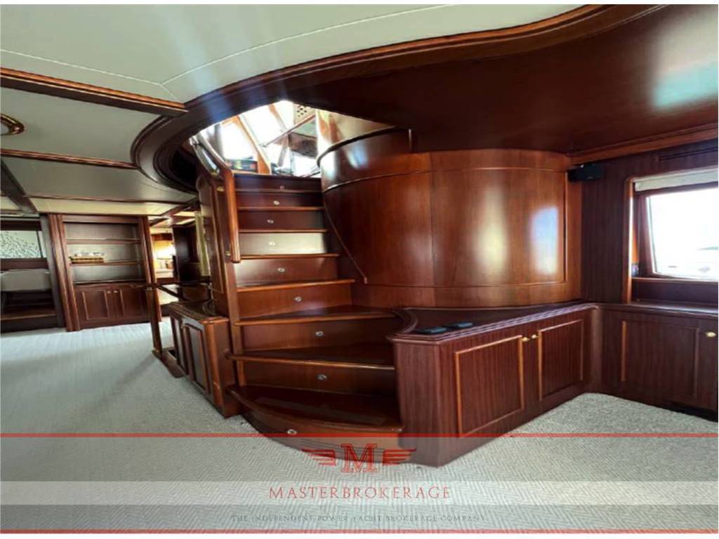 Ferretti custom line Navetta 27