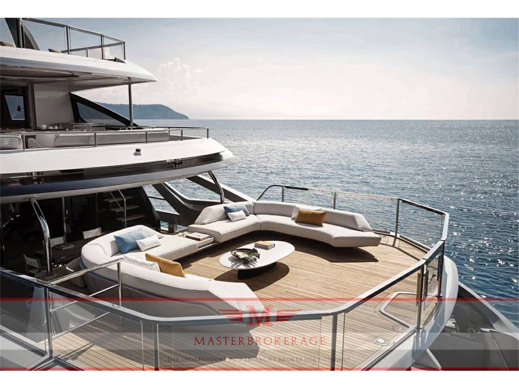 Azimut Grande 38 trideck