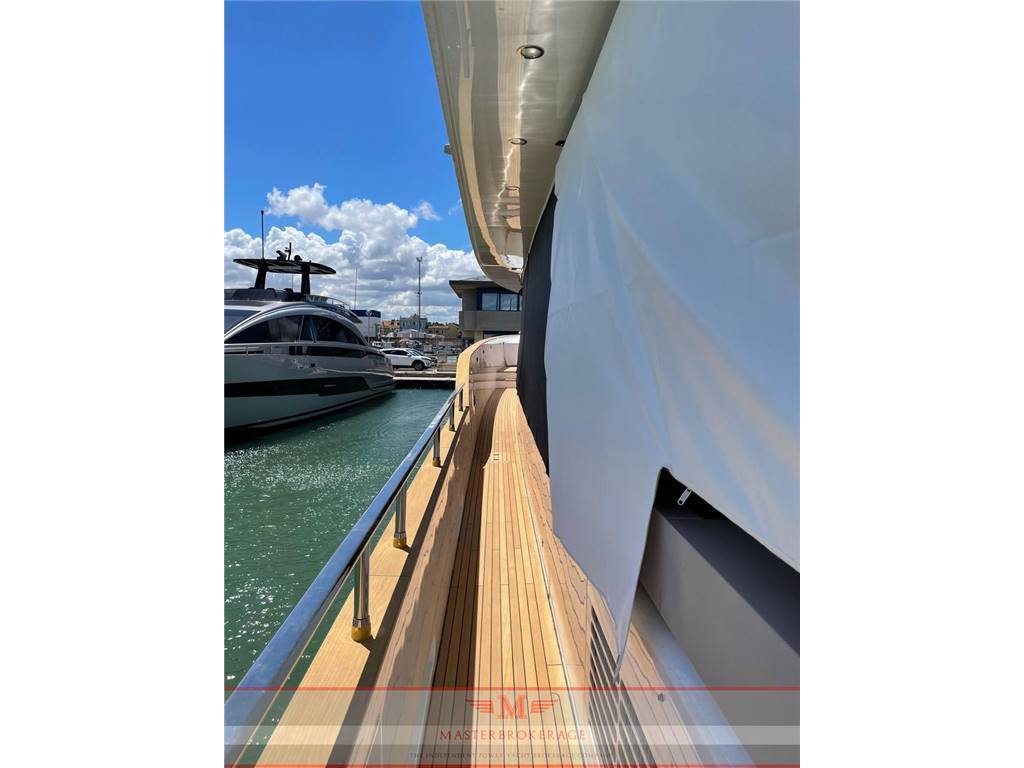 Azimut Magellano 25 metri