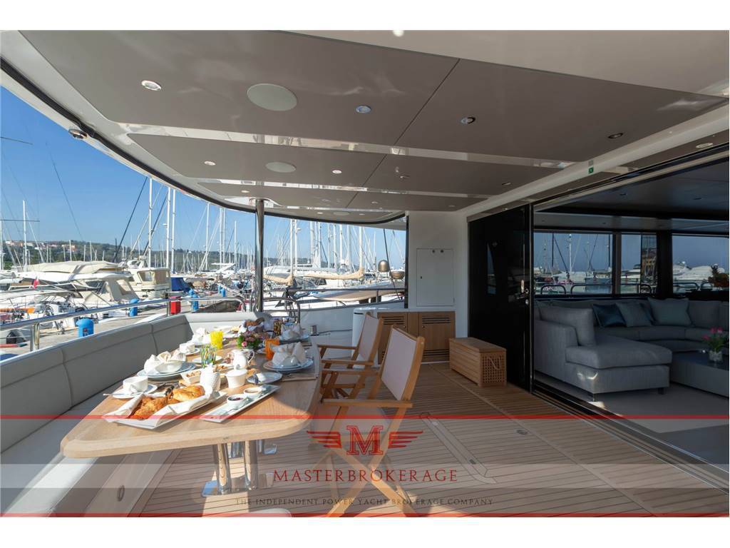 Sunseeker 95 yacht