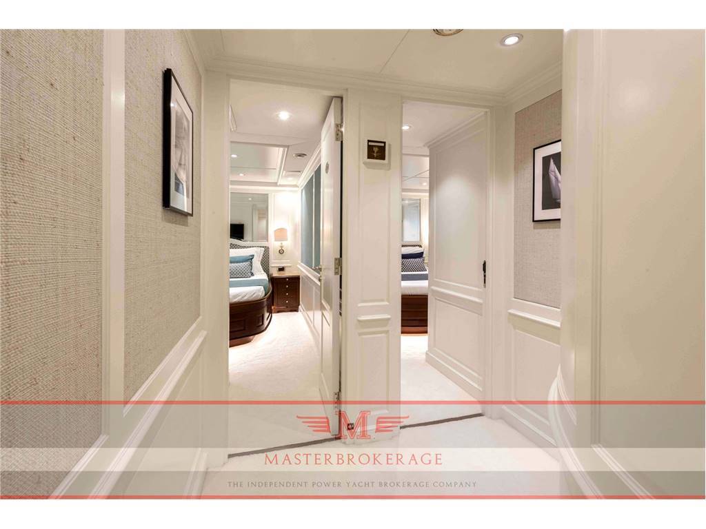 Benetti Classic 120