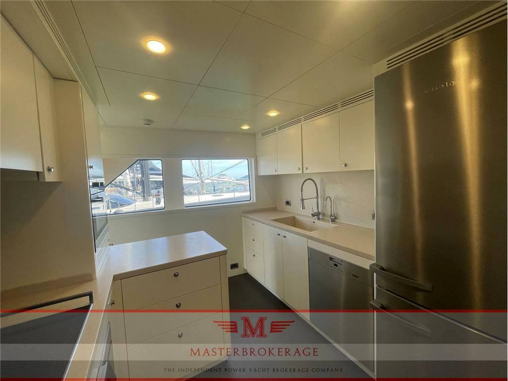 Cantiere delle marche Darwin class 86’