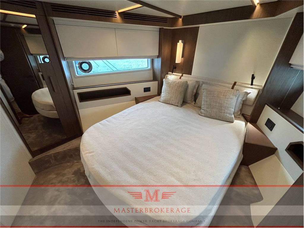 Azimut 72 fly