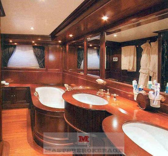 Benetti Classic 115