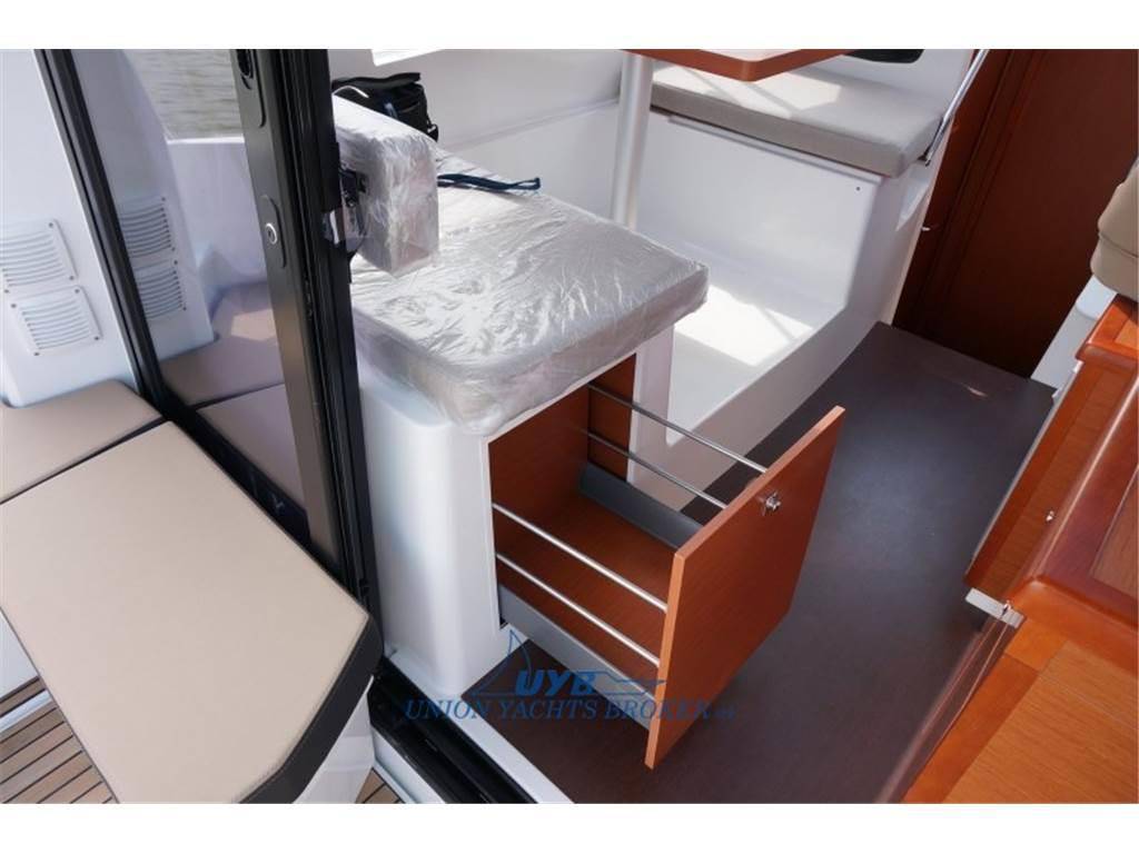 Jeanneau Merry fisher 895
